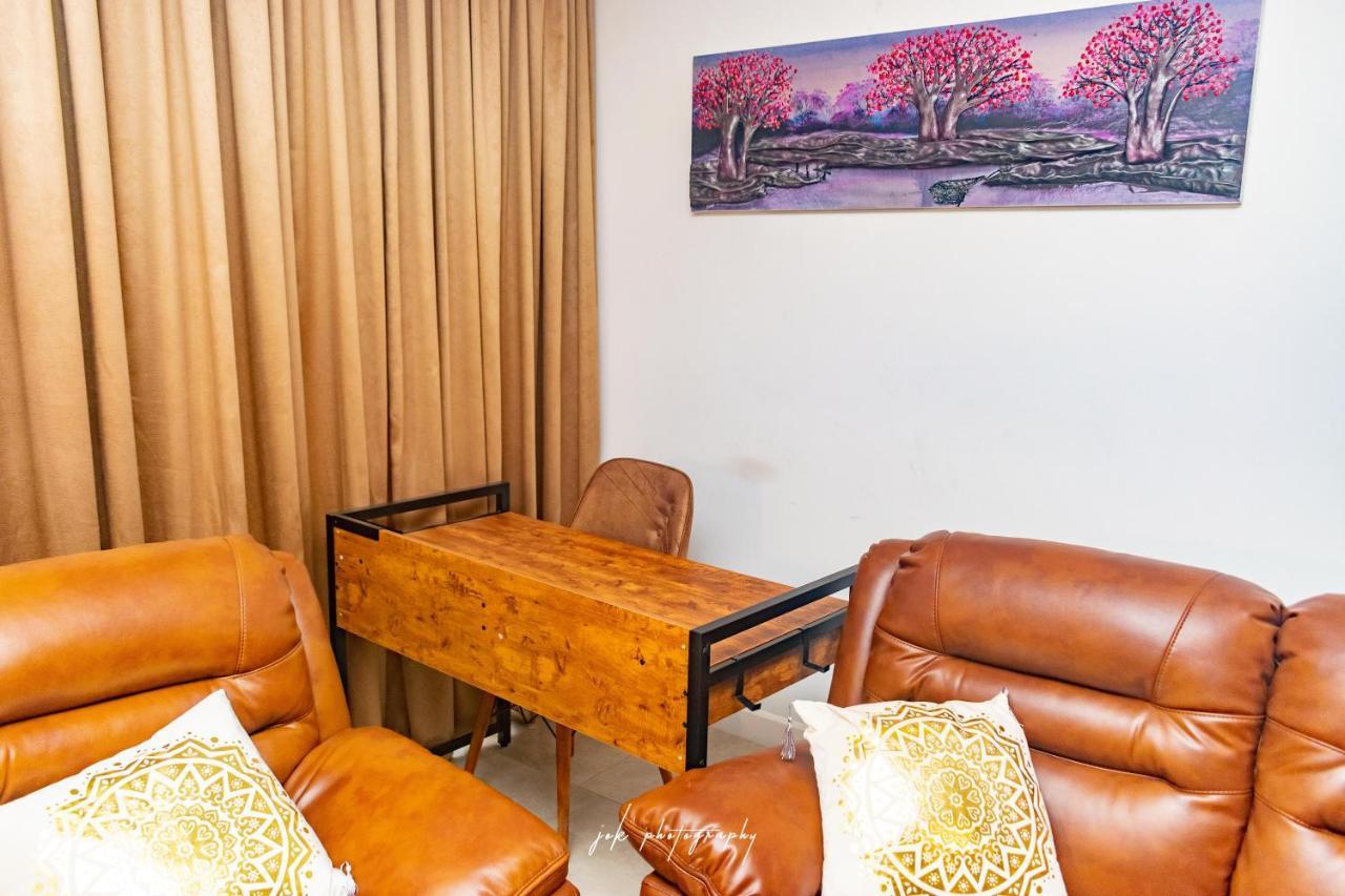 Luxury 2 Bedroom Apartment With Huge Balcony , Pool, Gym At Tribute House Accra Eksteriør billede